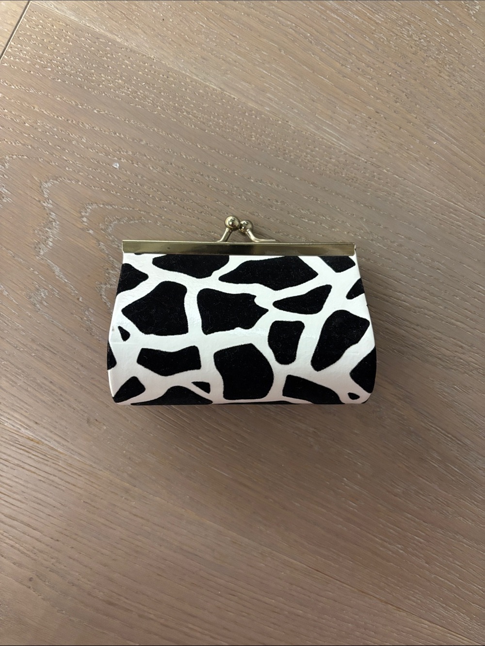 Black & White Giraffe-Print Kiss-Lock Wallet